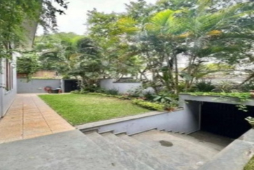 Lindo Sobrado à venda no Bairro do City América na Rua Emir Nogueira,