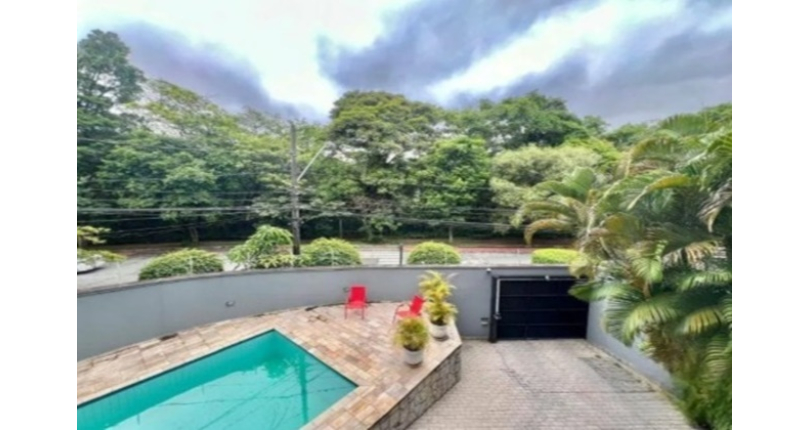 Lindo Sobrado à venda no Bairro do City América na Rua Emir Nogueira,