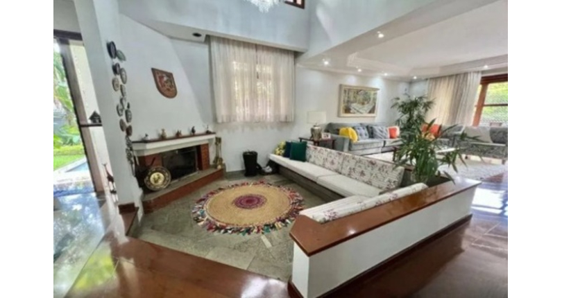 Lindo Sobrado à venda no Bairro do City América na Rua Emir Nogueira,