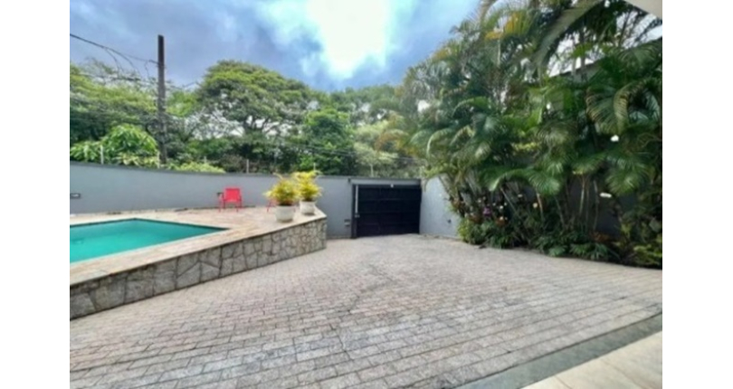 Lindo Sobrado à venda no Bairro do City América na Rua Emir Nogueira,