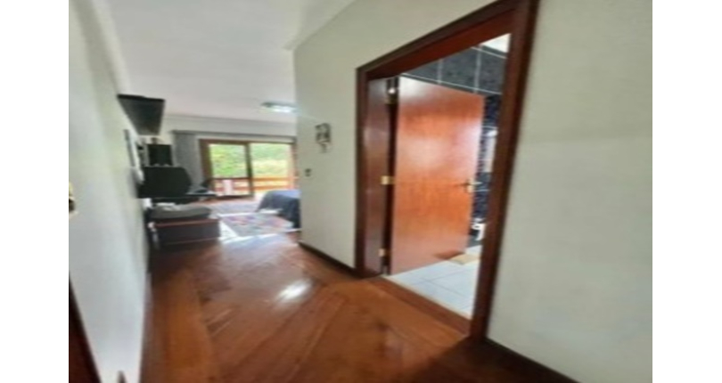 Lindo Sobrado à venda no Bairro do City América na Rua Emir Nogueira,