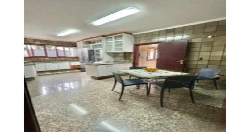 Lindo Sobrado à venda no Bairro do City América na Rua Emir Nogueira,