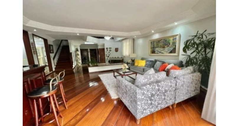 Lindo Sobrado à venda no Bairro do City América na Rua Emir Nogueira,