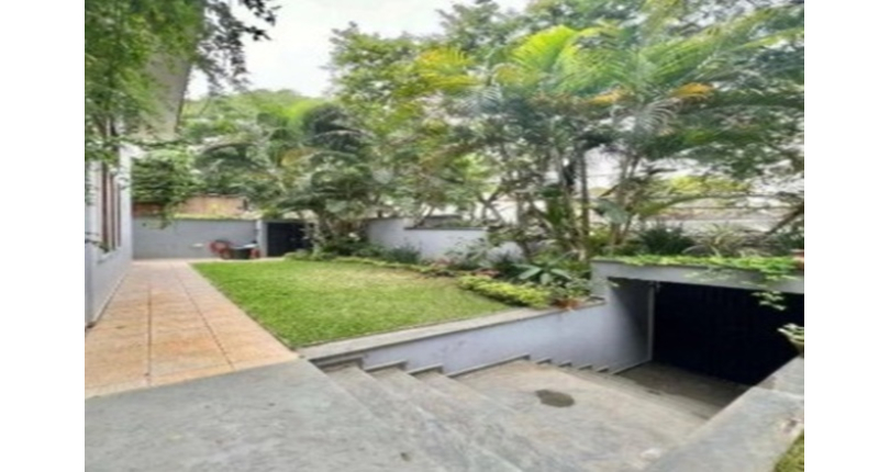 Lindo Sobrado à venda no Bairro do City América na Rua Emir Nogueira,