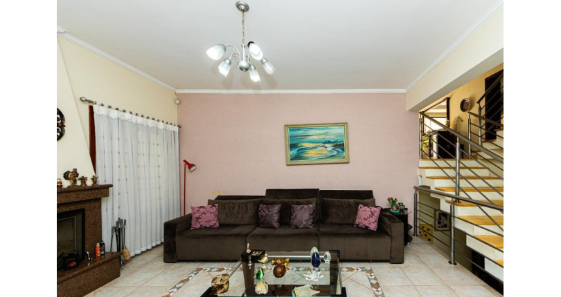 Lindo Sobrado à venda no Bairro do City América na Rua Eugênia Sereno,