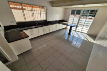 Belo Sobrado à venda no Bairro do Conjunto Residencial Vista Verde