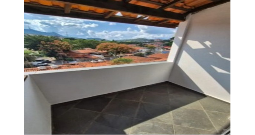 Belo Sobrado à venda no Bairro do Conjunto Residencial Vista Verde