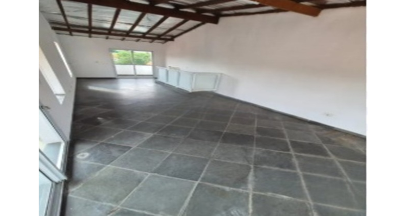 Belo Sobrado à venda no Bairro do Conjunto Residencial Vista Verde