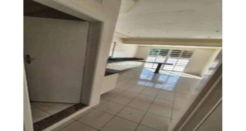 Belo Sobrado à venda no Bairro do Conjunto Residencial Vista Verde