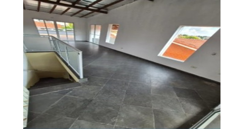 Belo Sobrado à venda no Bairro do Conjunto Residencial Vista Verde