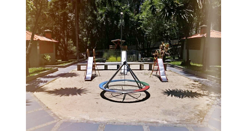 Belo Apartamento à venda no Bairro do Jardim Regina na Avenida Agenor Couto de Magalhães 222,