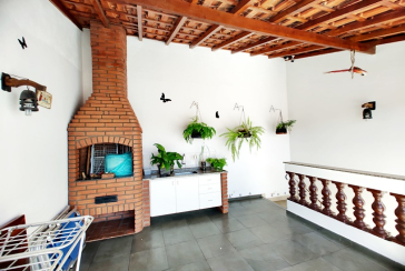 Ótima Casa Térrea à venda no Bairro da Chácara São João na Rua Barra do Garça