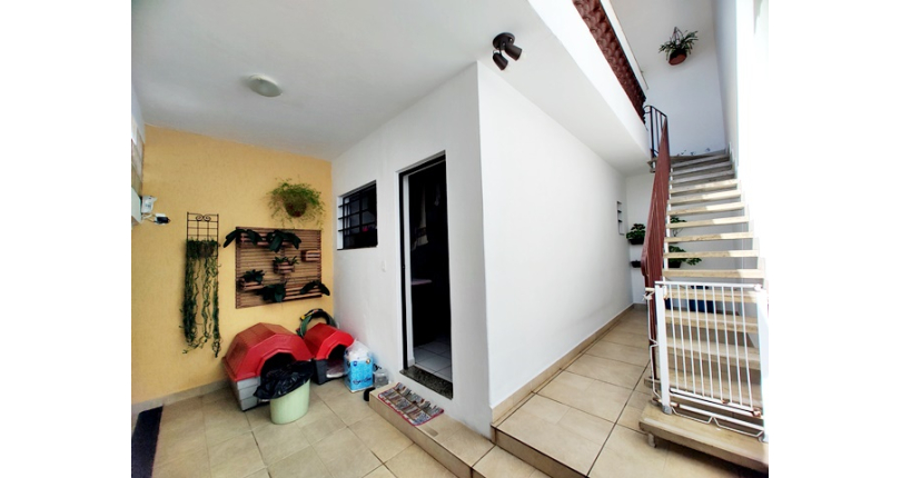 Ótima Casa Térrea à venda no Bairro da Chácara São João na Rua Barra do Garça