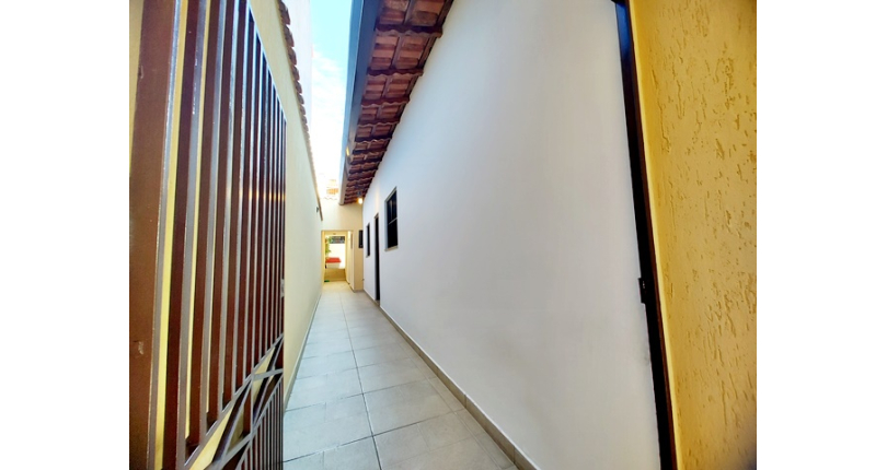 Ótima Casa Térrea à venda no Bairro da Chácara São João na Rua Barra do Garça