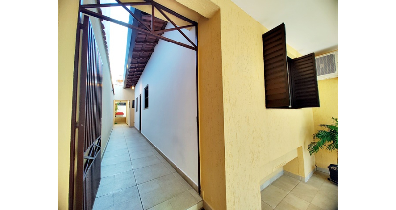 Ótima Casa Térrea à venda no Bairro da Chácara São João na Rua Barra do Garça