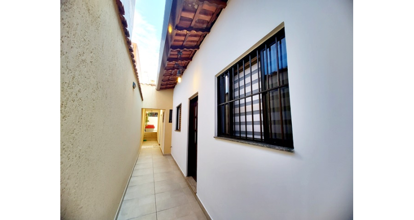 Ótima Casa Térrea à venda no Bairro da Chácara São João na Rua Barra do Garça