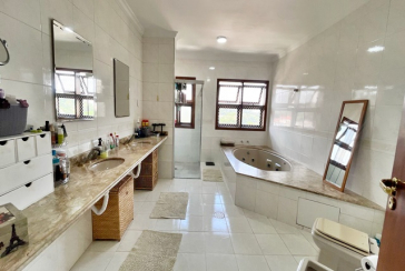 Lindo Sobrado Alto Padrão à venda no City América na Rua Desembargador Olavo Lima Guimarães