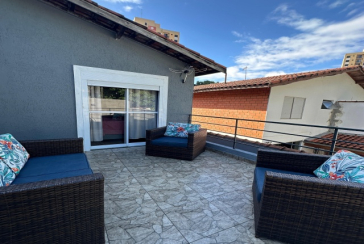 LINDO Sobrado à venda no Bairro do Conjunto Residencial Vista Verde na Rua José Carlos de Resende