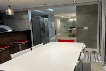 LINDO Sobrado à venda no Bairro do Conjunto Residencial Vista Verde na Rua José Carlos de Resende