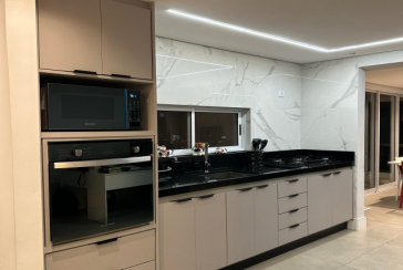 LINDO Sobrado à venda no Bairro do Conjunto Residencial Vista Verde na Rua José Carlos de Resende