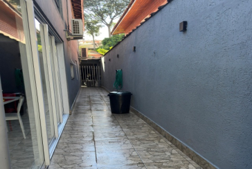 LINDO Sobrado à venda no Bairro do Conjunto Residencial Vista Verde na Rua José Carlos de Resende