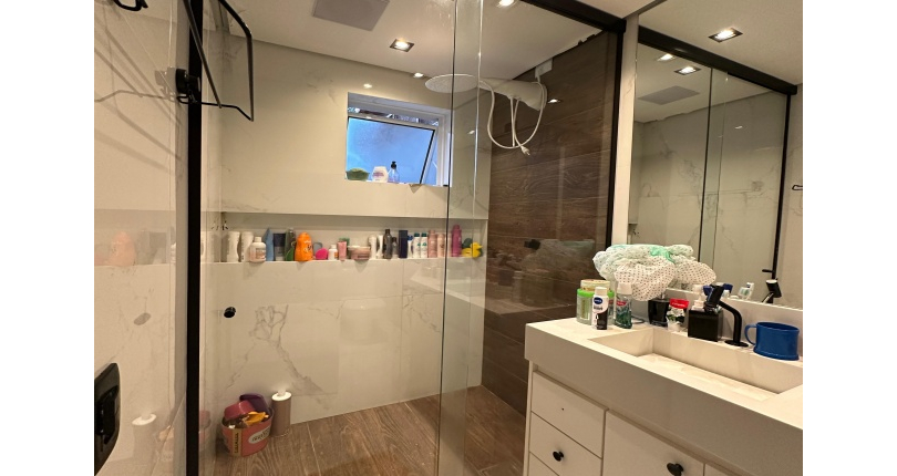 LINDO Sobrado à venda no Bairro do Conjunto Residencial Vista Verde na Rua José Carlos de Resende