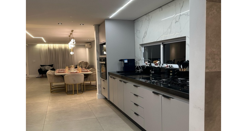 LINDO Sobrado à venda no Bairro do Conjunto Residencial Vista Verde na Rua José Carlos de Resende