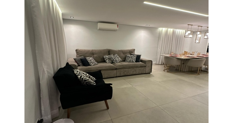 LINDO Sobrado à venda no Bairro do Conjunto Residencial Vista Verde na Rua José Carlos de Resende