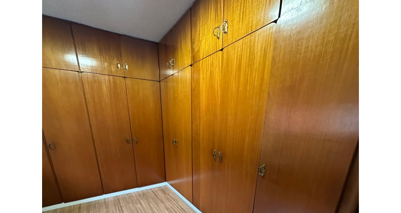 LINDO Sobrado à venda no Bairro do Conjunto Residencial Vista Verde na Rua José Carlos de Resende