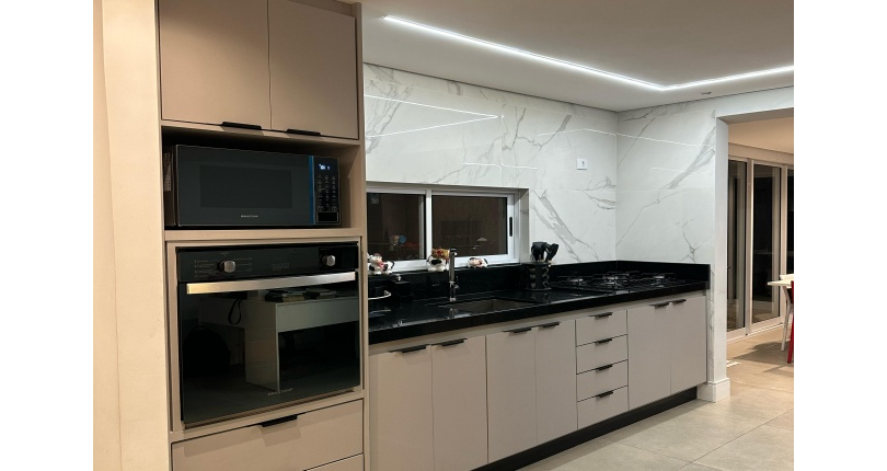 LINDO Sobrado à venda no Bairro do Conjunto Residencial Vista Verde na Rua José Carlos de Resende