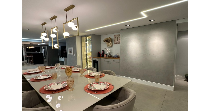 LINDO Sobrado à venda no Bairro do Conjunto Residencial Vista Verde na Rua José Carlos de Resende