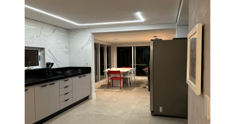 LINDO Sobrado à venda no Bairro do Conjunto Residencial Vista Verde na Rua José Carlos de Resende