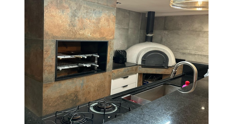 LINDO Sobrado à venda no Bairro do Conjunto Residencial Vista Verde na Rua José Carlos de Resende