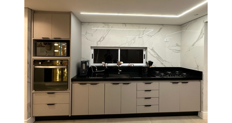 LINDO Sobrado à venda no Bairro do Conjunto Residencial Vista Verde na Rua José Carlos de Resende