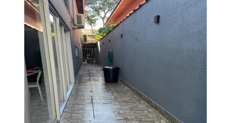 LINDO Sobrado à venda no Bairro do Conjunto Residencial Vista Verde na Rua José Carlos de Resende