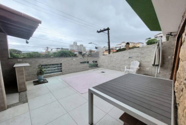 Sobrado à venda no Bairro do Parque São Domingos na Rua Doutor Odon Carlos de Figueiredo Ferraz