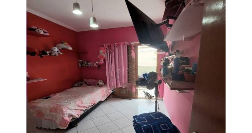 Sobrado à venda no Bairro do Parque São Domingos na Rua Doutor Odon Carlos de Figueiredo Ferraz