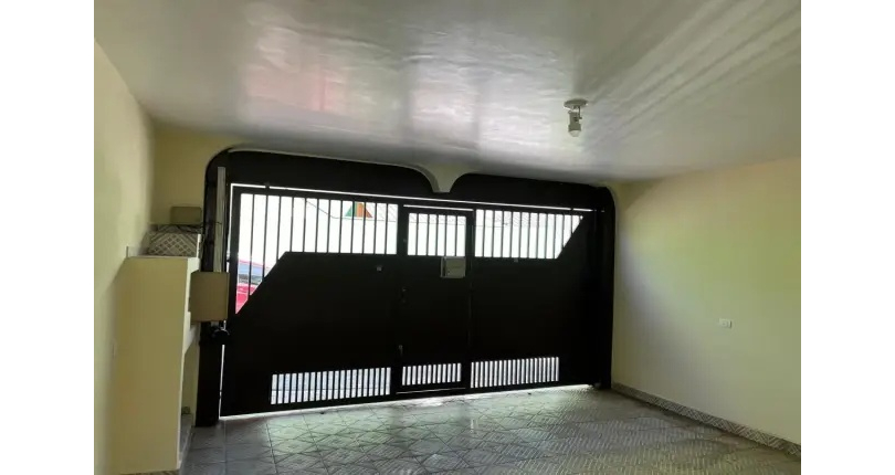 Sobrado à venda no Bairro do Jardim Vista Linda na Rua Venceslau Gomes da Silva