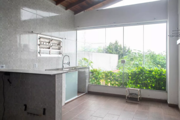 Casa Térrea à venda no Bairro da Vila Espanhola na Rua Antônio Pinto Vieira