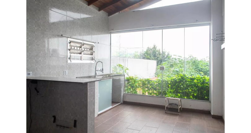 Casa Térrea à venda no Bairro da Vila Espanhola na Rua Antônio Pinto Vieira