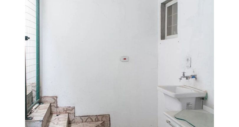 Casa Térrea à venda no Bairro da Vila Espanhola na Rua Antônio Pinto Vieira