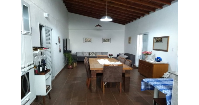 Casa Térrea à venda no Bairro da Vila Espanhola na Rua Antônio Pinto Vieira