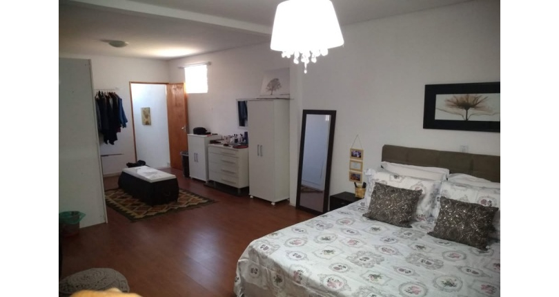 Casa Térrea à venda no Bairro da Vila Espanhola na Rua Antônio Pinto Vieira