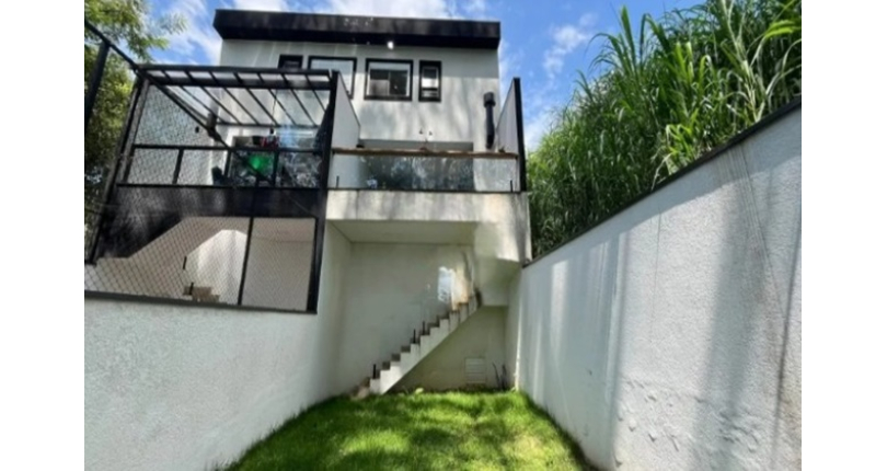 Linda Casa à venda no Bairro do City Recanto Anastácio na Rua João Ferrero Versino