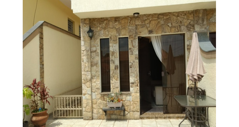 Lindo Sobrado à venda no Bairro do Parque São Domingos na Rua Homero Sales,