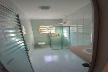 Belo Sobrado à venda no Bairro do Jardim Anhangüera na Rua Júlio Vicente Ferreira