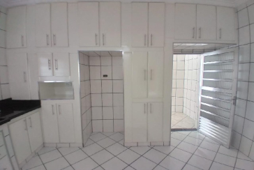 Belo Sobrado à venda no Bairro do Jardim Anhangüera na Rua Júlio Vicente Ferreira