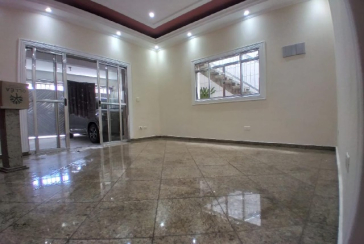 Belo Sobrado à venda no Bairro do Jardim Anhangüera na Rua Júlio Vicente Ferreira