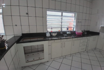 Belo Sobrado à venda no Bairro do Jardim Anhangüera na Rua Júlio Vicente Ferreira