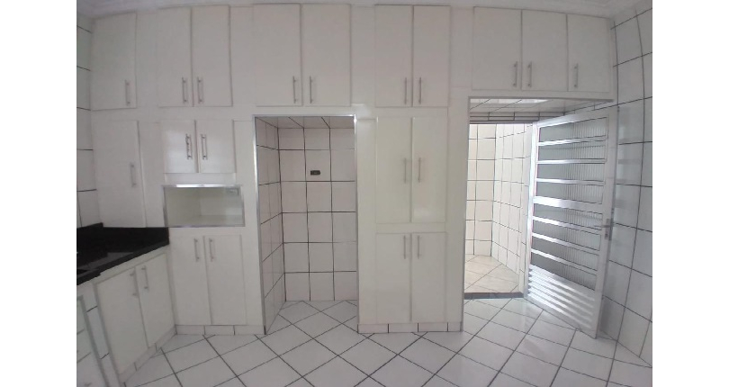 Belo Sobrado à venda no Bairro do Jardim Anhangüera na Rua Júlio Vicente Ferreira